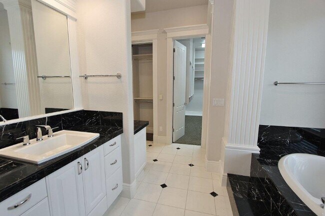 Building Photo - Immaculate & Captivating Home in Lexington Hills