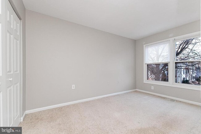 Building Photo - 7438 Emerald Dr