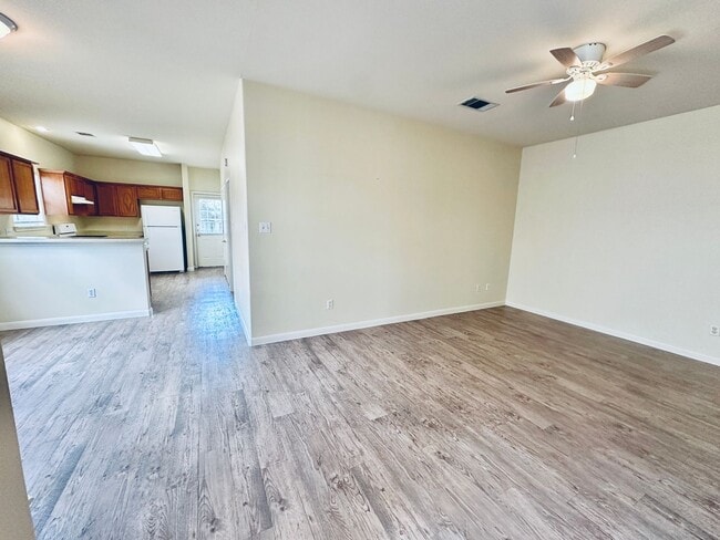 Building Photo - 2873 Southampton Way