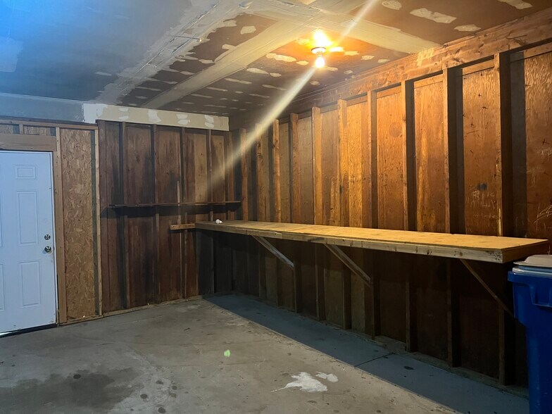 Building Photo - 524 Ranch Dr