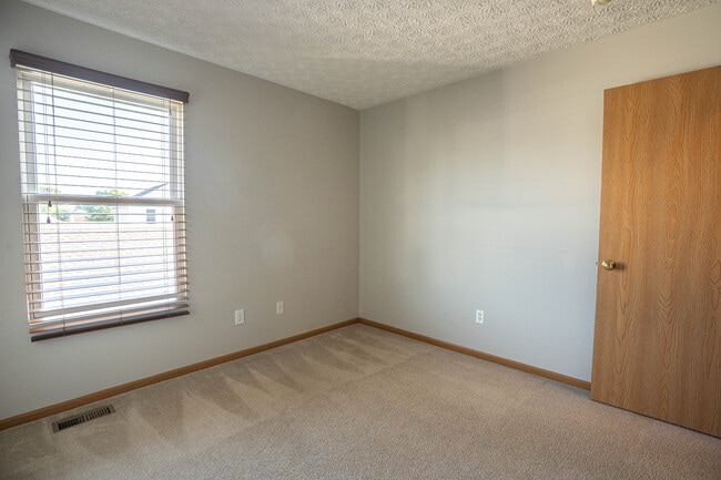 Building Photo - 5500 Glendalough St