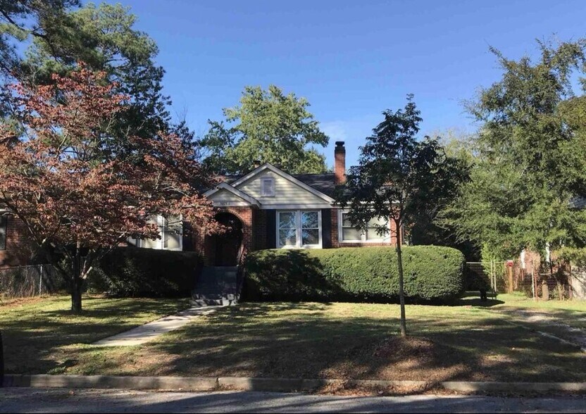 Primary Photo - 3803 Yale Ave