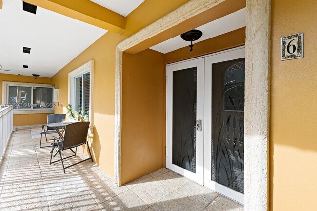 Building Photo - 65 Hendricks Isle