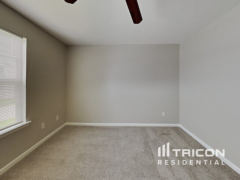 Building Photo - 108 Springway Dr