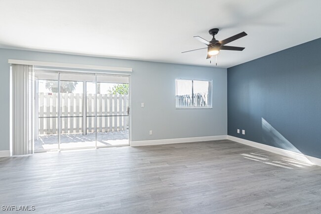 Building Photo - 5745 Foxlake Dr