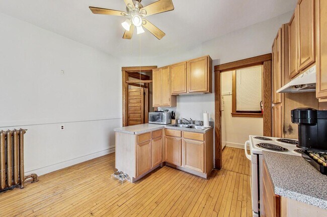 Building Photo - 3717 N Magnolia Ave