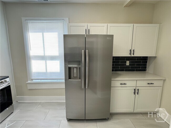 Building Photo - 1112 E Anderson St