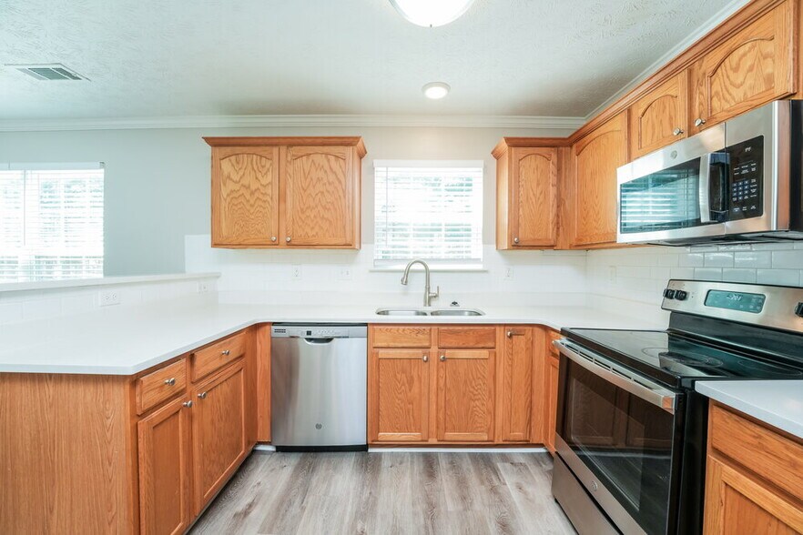 Building Photo - 3487 Temple Ridge Ct SW