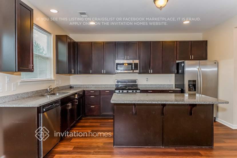 Building Photo - 1121 Millbridge Pkwy