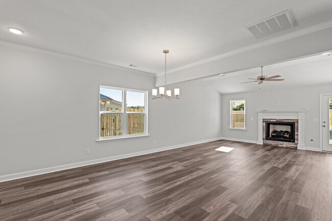 Building Photo - 8164-8164 Snelling Dr