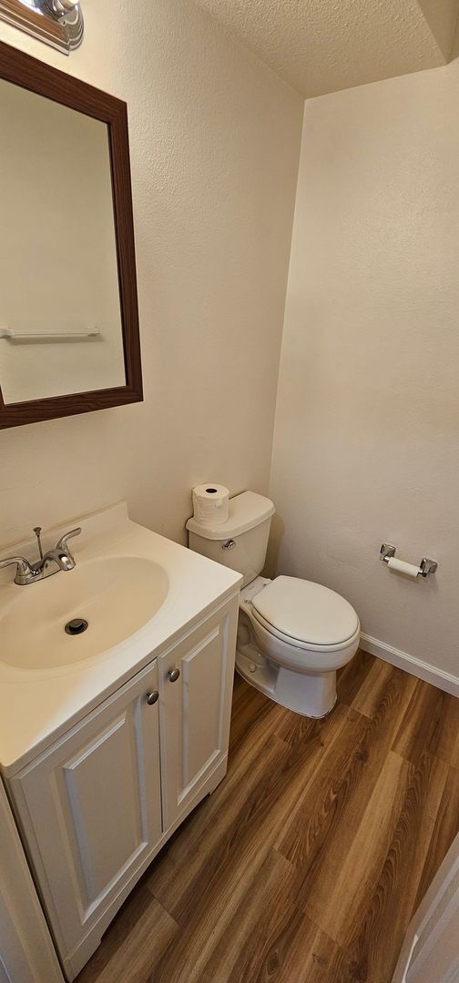 Building Photo - 3 Bed 2 bath Park Terrace Town Home FOR RENT