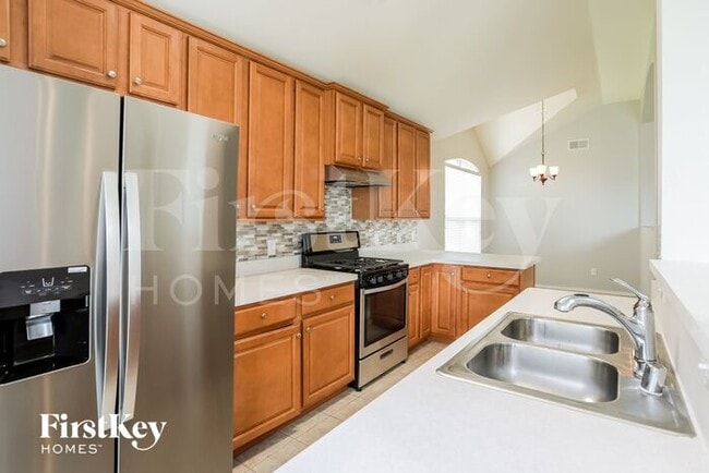 Building Photo - 208 Flatwood Dr