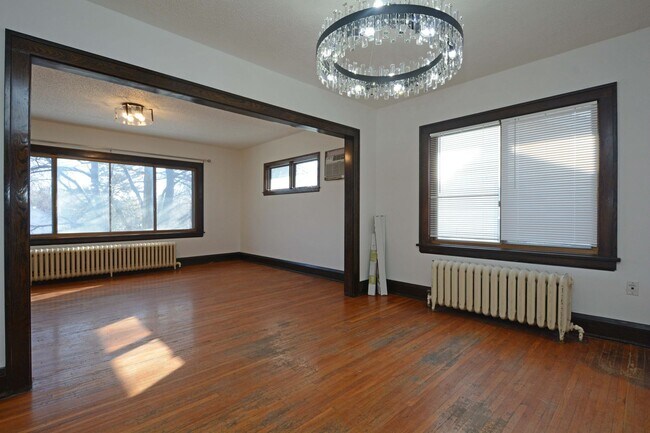 Building Photo - 3024-3024 S 39th Ave