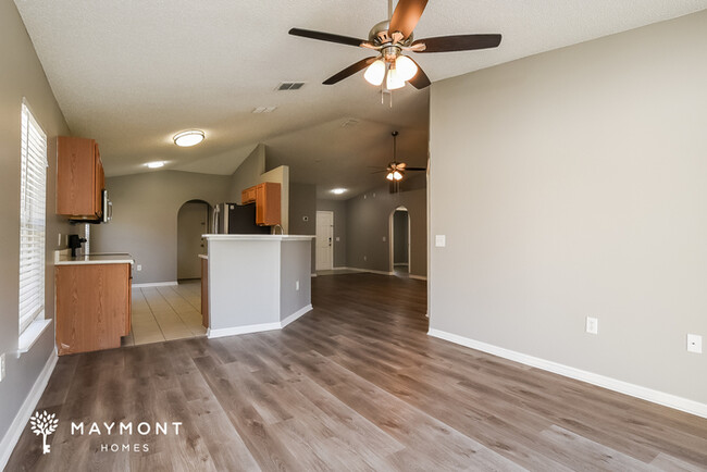 Building Photo - 14145 Econ Woods Ln