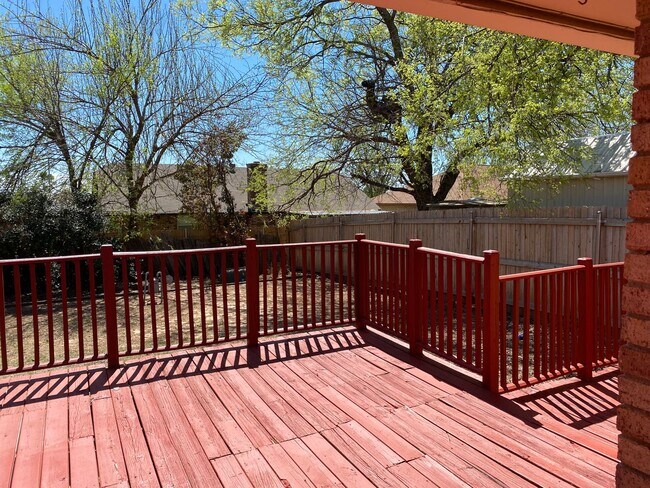 Building Photo - 2312 Shadowlake Dr