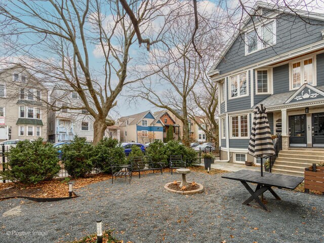 Building Photo - 3034 N Greenview Ave