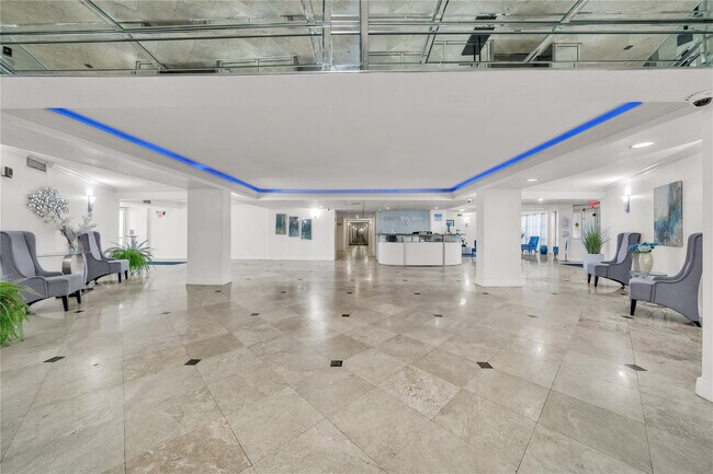 Building Photo - 1000 Parkview Dr