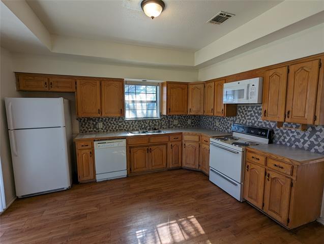 Building Photo - 212 Lanham Ct