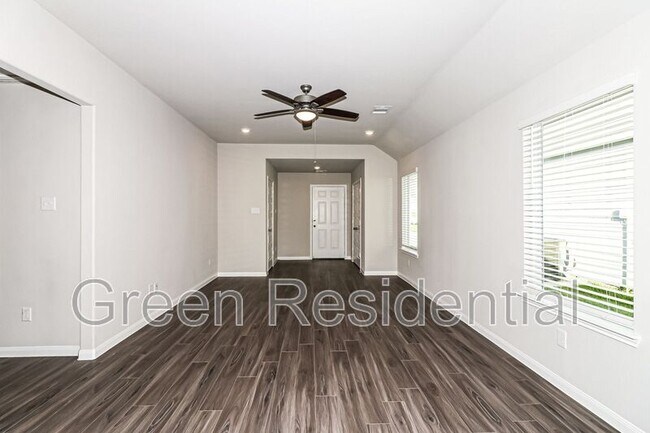 Building Photo - 5122 Hector Gustavo Dr