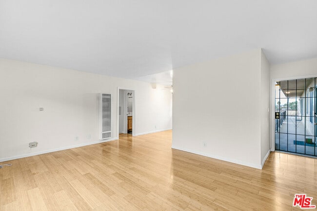 Building Photo - 2637 S Centinela Ave