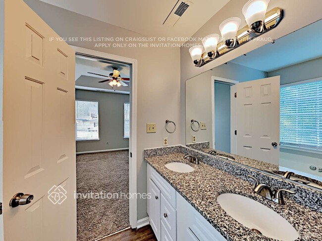 Building Photo - 4601 Falcon Chase Dr SW