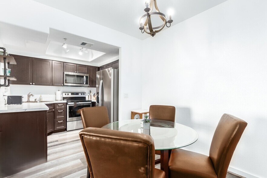 Building Photo - 1825 W Ray Rd