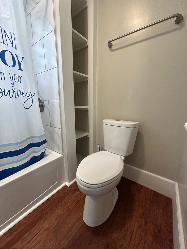 Building Photo - ** Move in Special ** Updated 3-Bedroom, 1-Bathroom Home – $1,350/Month | 1,092 Sq. Ft. | Accepti...