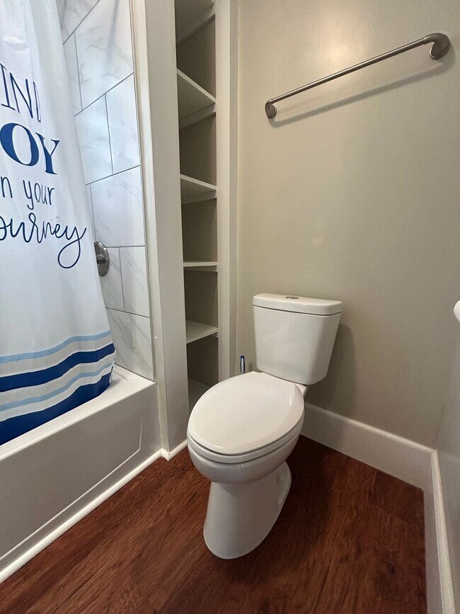 Building Photo - Updated 3-Bedroom, 1-Bathroom Home – $1,425/Month | 1,092 Sq. Ft. | Accepting Section 8