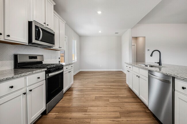 Building Photo - 15686 Honey Cv Dr