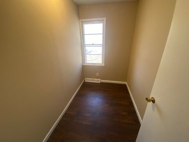 Building Photo - 1428 W Hamilton St