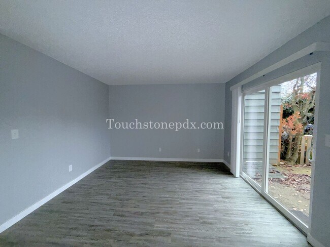 Building Photo - Modern 2-bedroom Apartment in Skylark Apartments