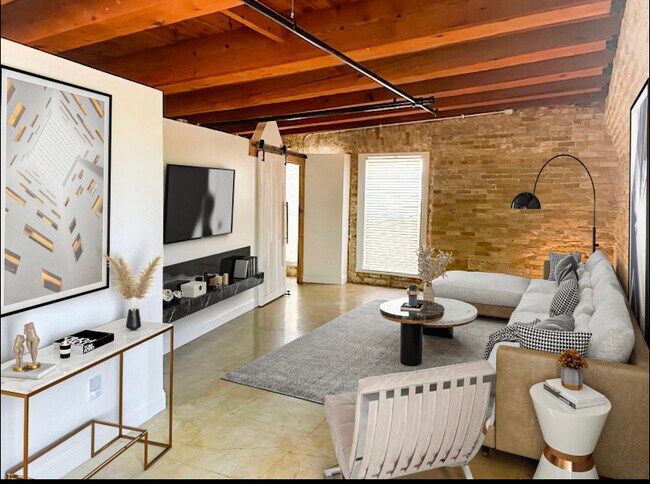 Building Photo - 904 E Pearson St