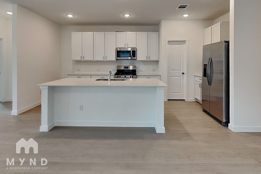 Building Photo - 10559 Ysasmendi Rdg