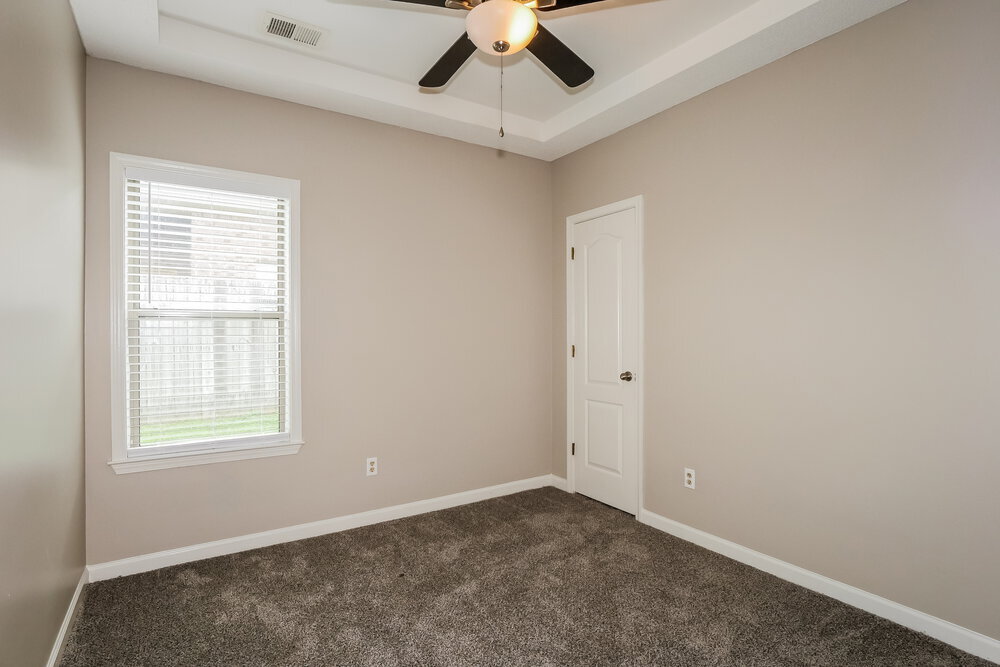 Building Photo - 60 Penny Ln