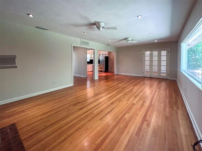 Building Photo - 1516 NW 14th Ave