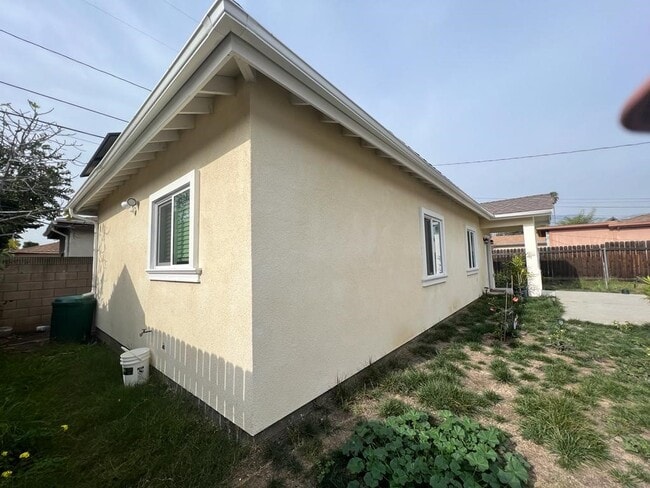 Building Photo - 5225 Halifax Rd