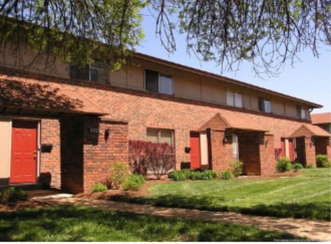 Building Photo - Trotwood Downs and Brittany Townhomes