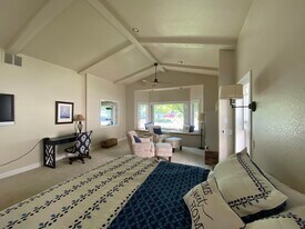 Building Photo - 509 S Shore Pines Rd