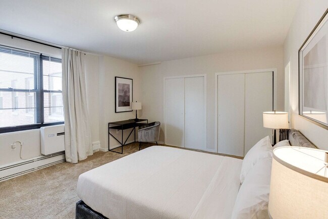 Building Photo - 112 W University Pkwy