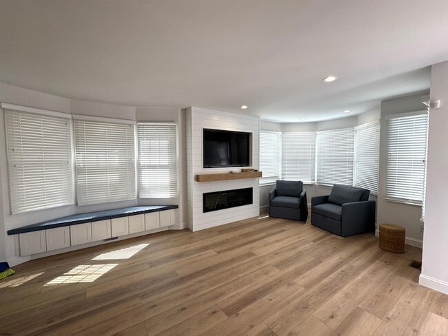 Building Photo - 213 N Jefferson Ave