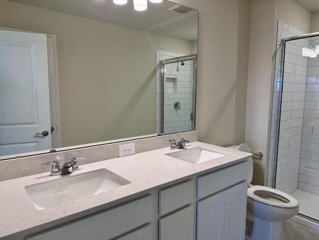 Building Photo - Brand New Townhome in Kissimmee, FL – $2,0...