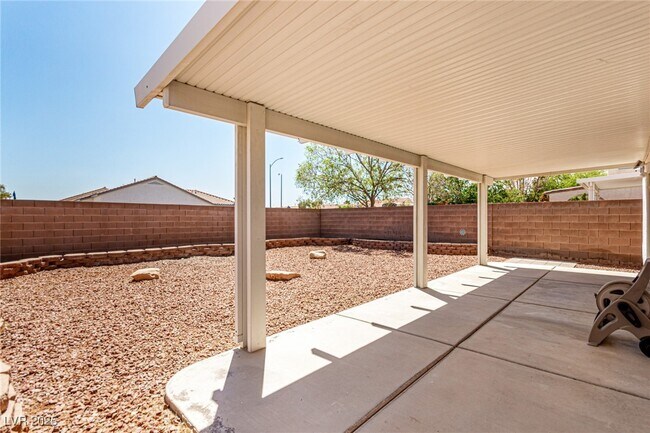 Building Photo - 5856 Golden Wing St