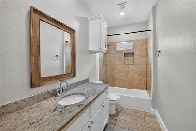 Building Photo - 3205 Bois D Arc St