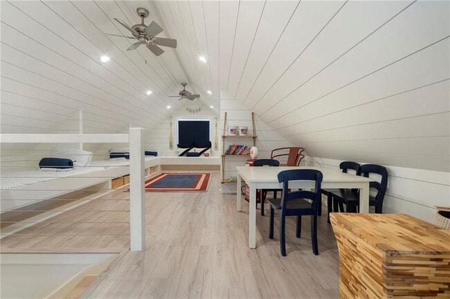 Building Photo - 61 View Point Dr