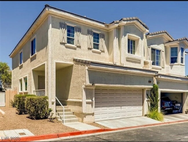 Building Photo - 227 Charming Ct