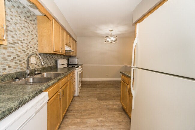 Building Photo - 239 S Mill Rd