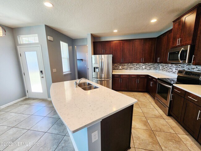 Building Photo - 99 Bush Pl