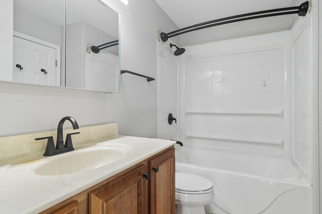 Building Photo - 452 Kennedy Pl