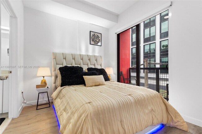 Building Photo - 136 NW 26th St