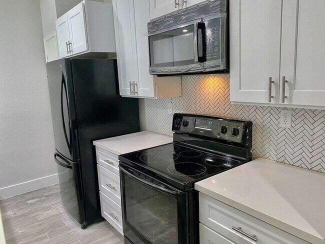 Building Photo - 632 Wilcrest Dr